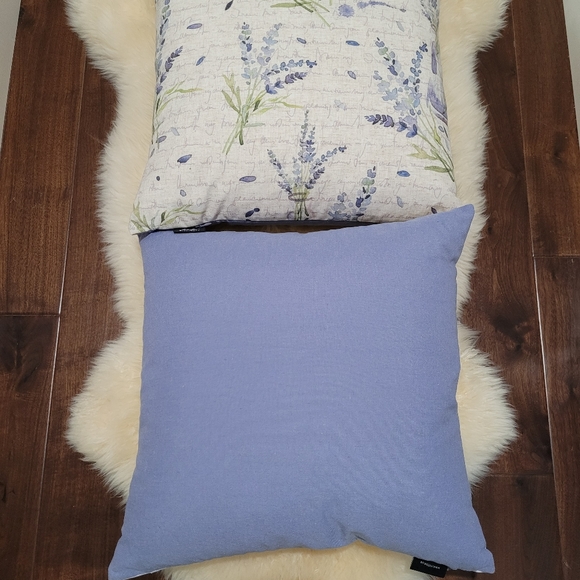 MILLI HOME | Linen Blend Reversible Lavender Themed Throw Pillow - Picture 2 of 7